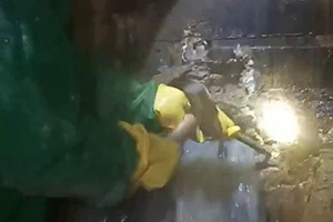 盐城消防水池堵漏施工视频
